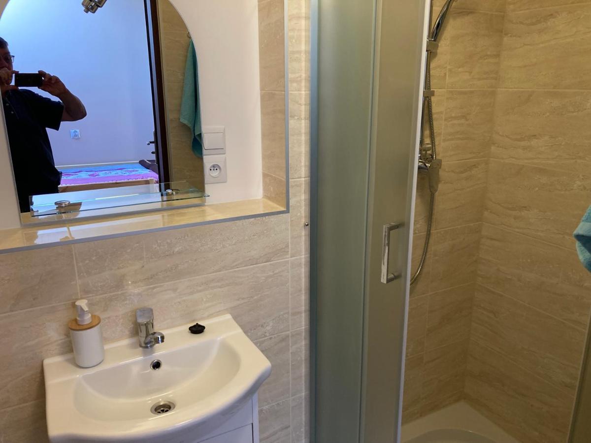 Dom Mlodziezowy W Polanie Apartment Serednie Male ภายนอก รูปภาพ